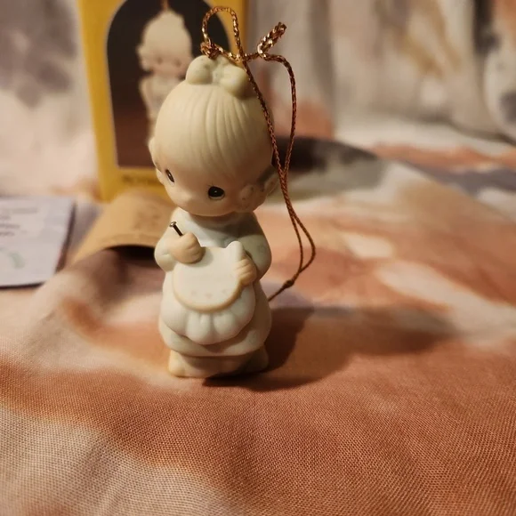 Enesco Jonathan and David Mother Sew Dear Figurine 1983 - Picture 2 of 8